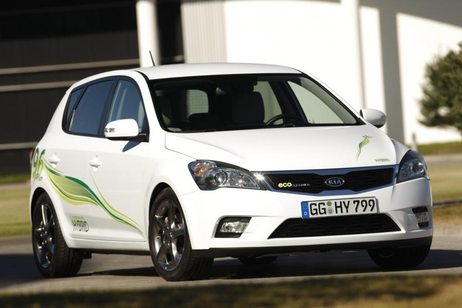  Kia cee&rsquo;d Hybrid 2010 года  (фото 1 из 33)